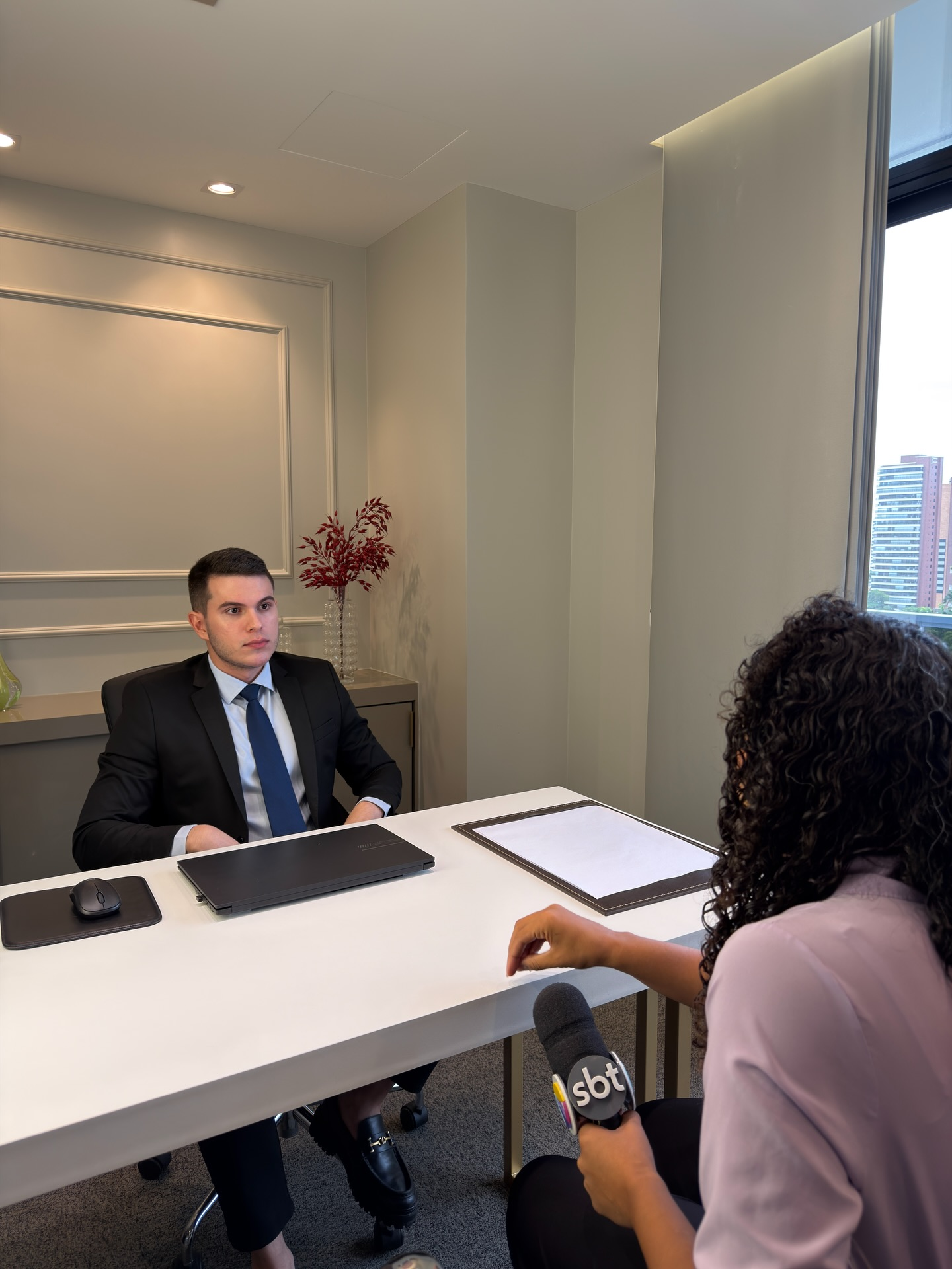 Alexandre Rolim em entrevista sobre temas jurídicos